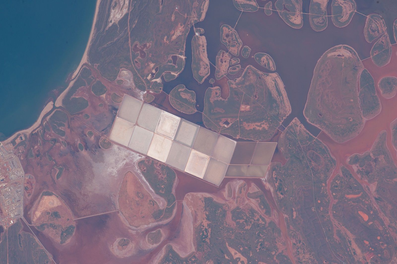 Amazing images from the International Space Station image 20