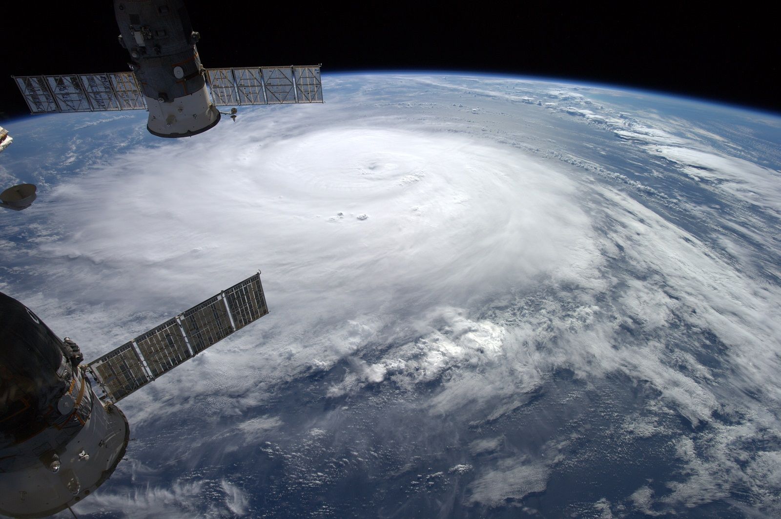 Amazing images from the International Space Station image 30