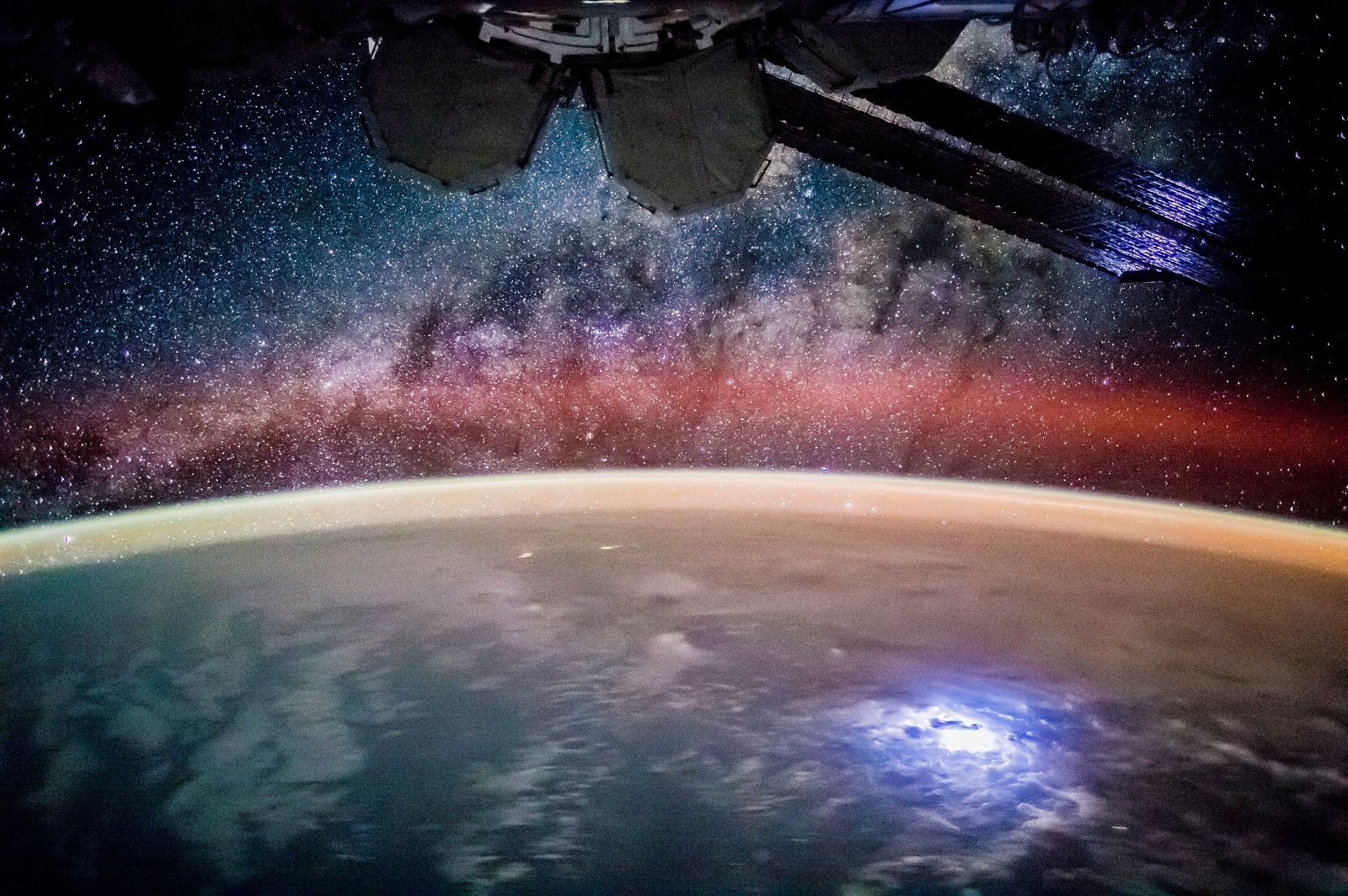 Amazing images from the International Space Station image 39