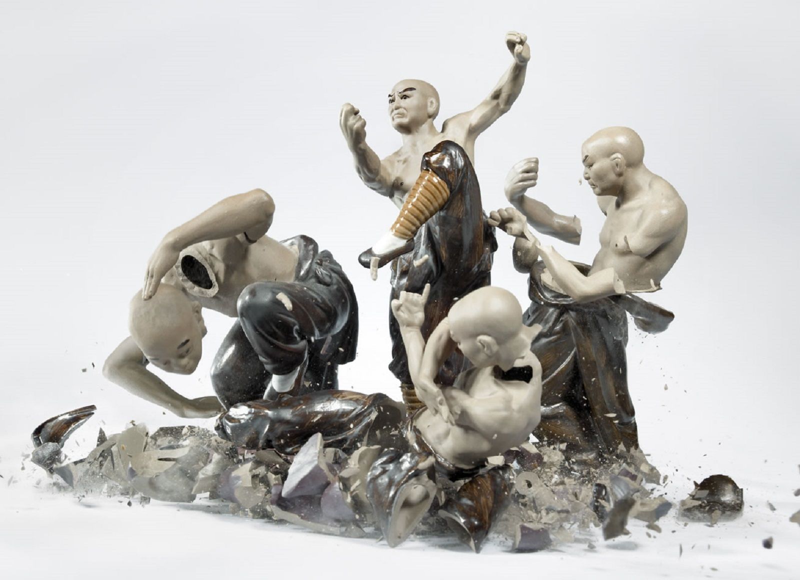 Martin Klimas - Exploding figurines high-speed photos image 7