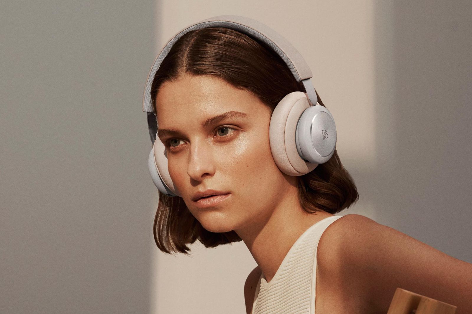 Bang & Olufsen Beoplay H4 headphones get a 46% discount photo 1
