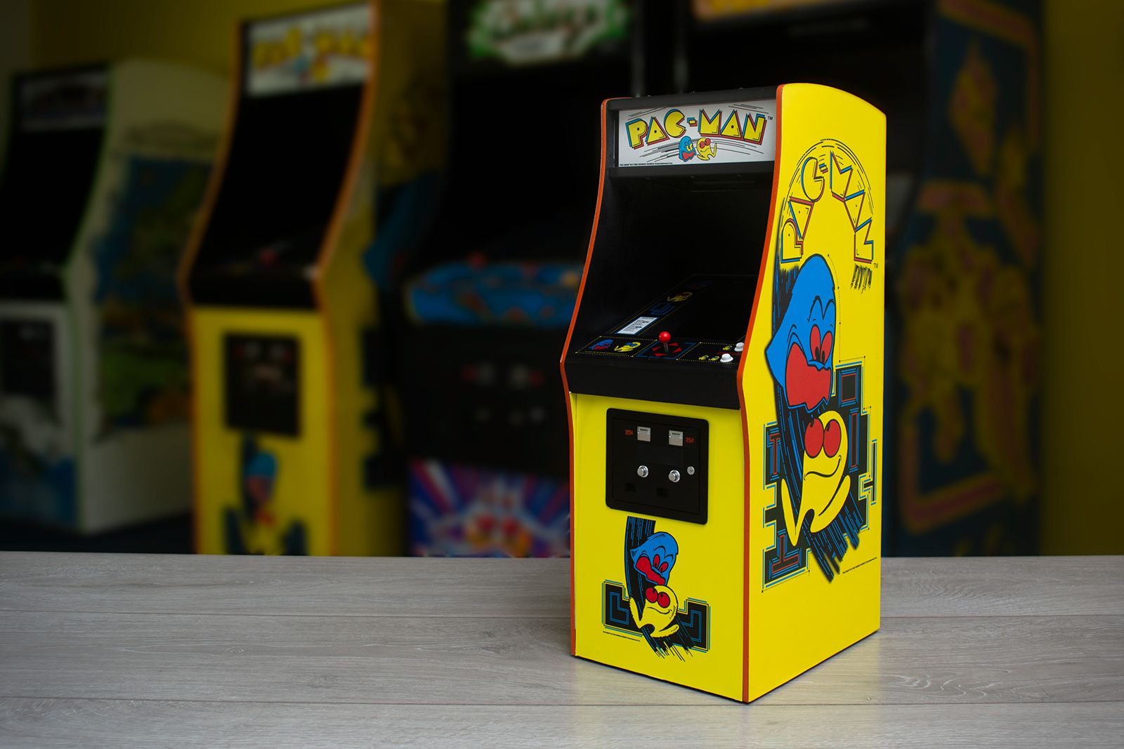 Numskull mini Pac-Man arcade cabinet replica actually plays image 1