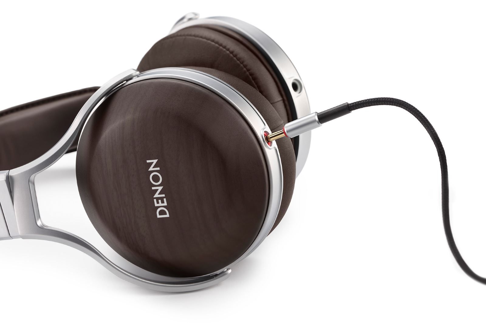 Denon reveals next-gen AH-D5200 aluminum and wood headphones image 1