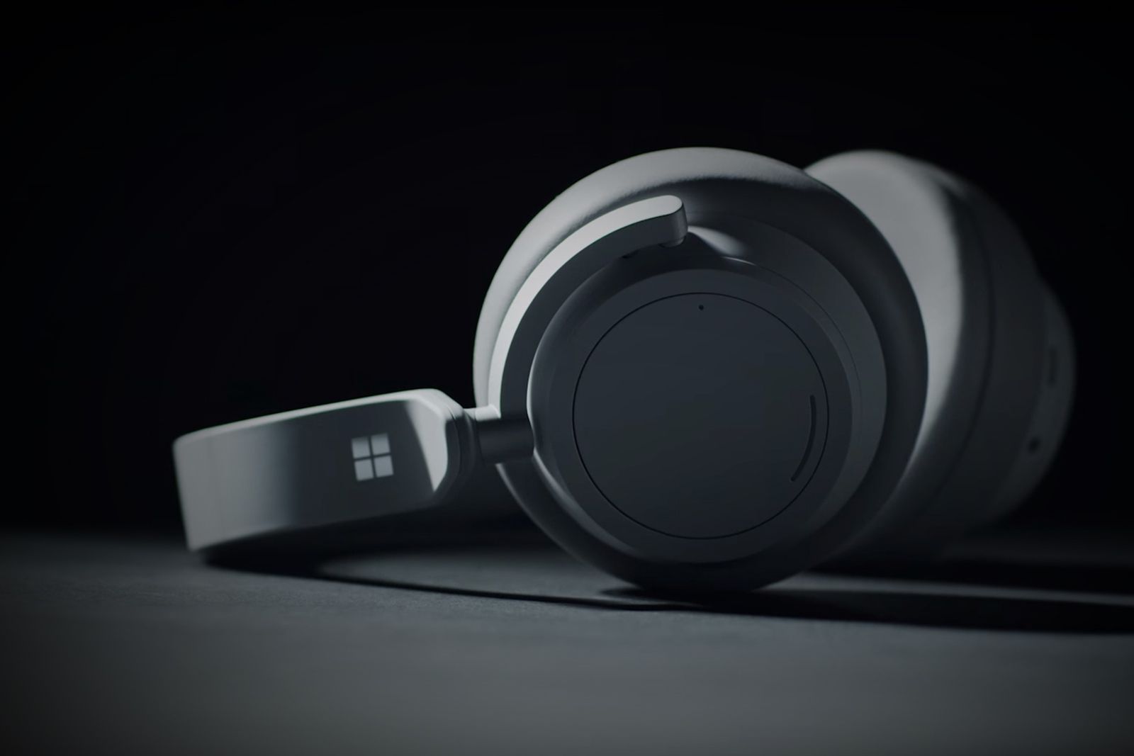Microsofts new Surface Headphones support Cortana voice commands image 1