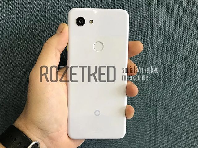 Pixel 3 Lite leaks out but whats with that C logo on the back image 1