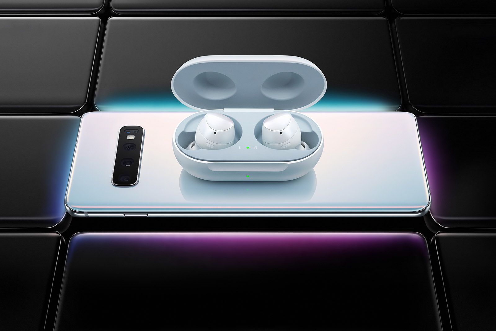 Samsung Galaxy Buds take on AirPods with the charging case already included image 4