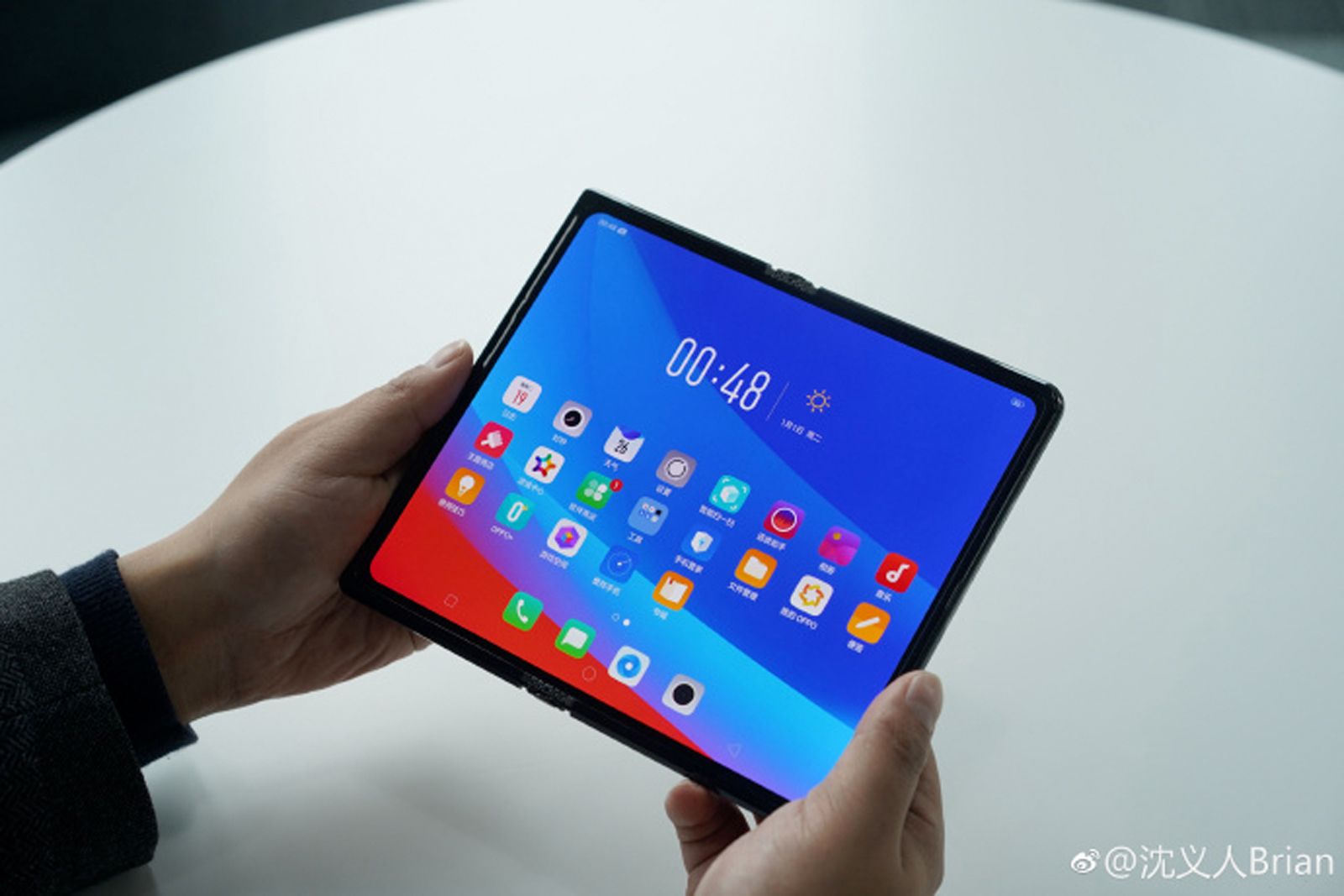 Oppos foldable phone has been shown off sort of image 2