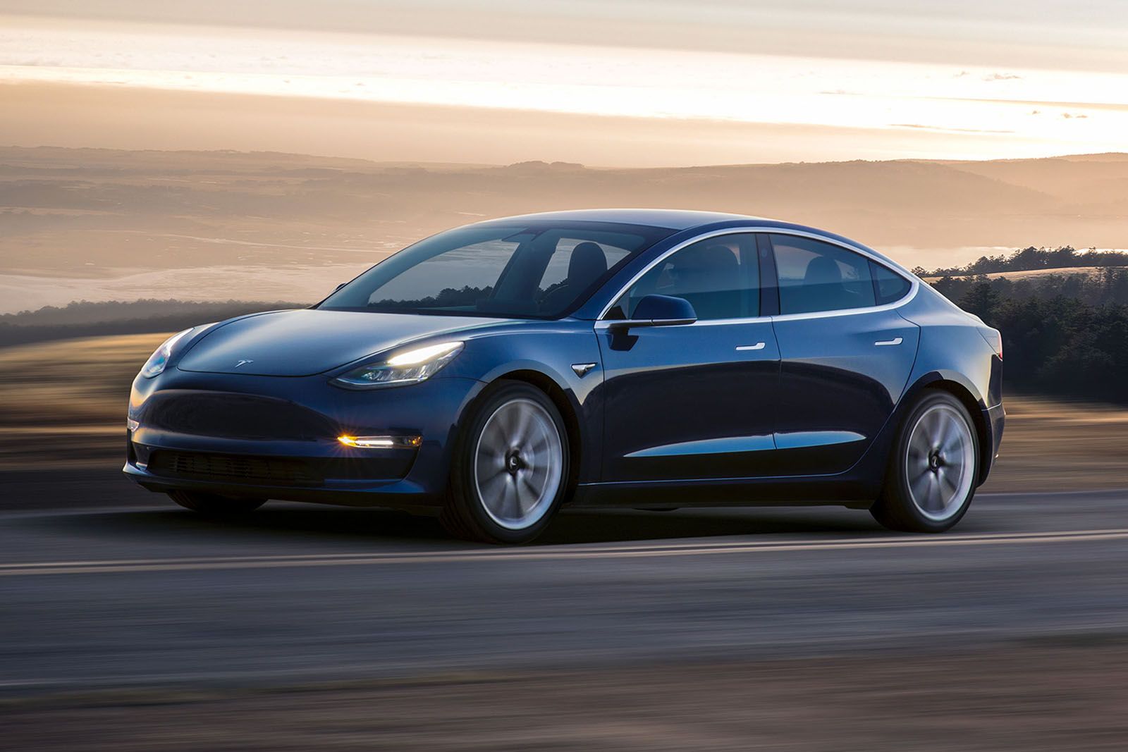Teslas 35000 Model 3 is finally available to order - but only online image 1