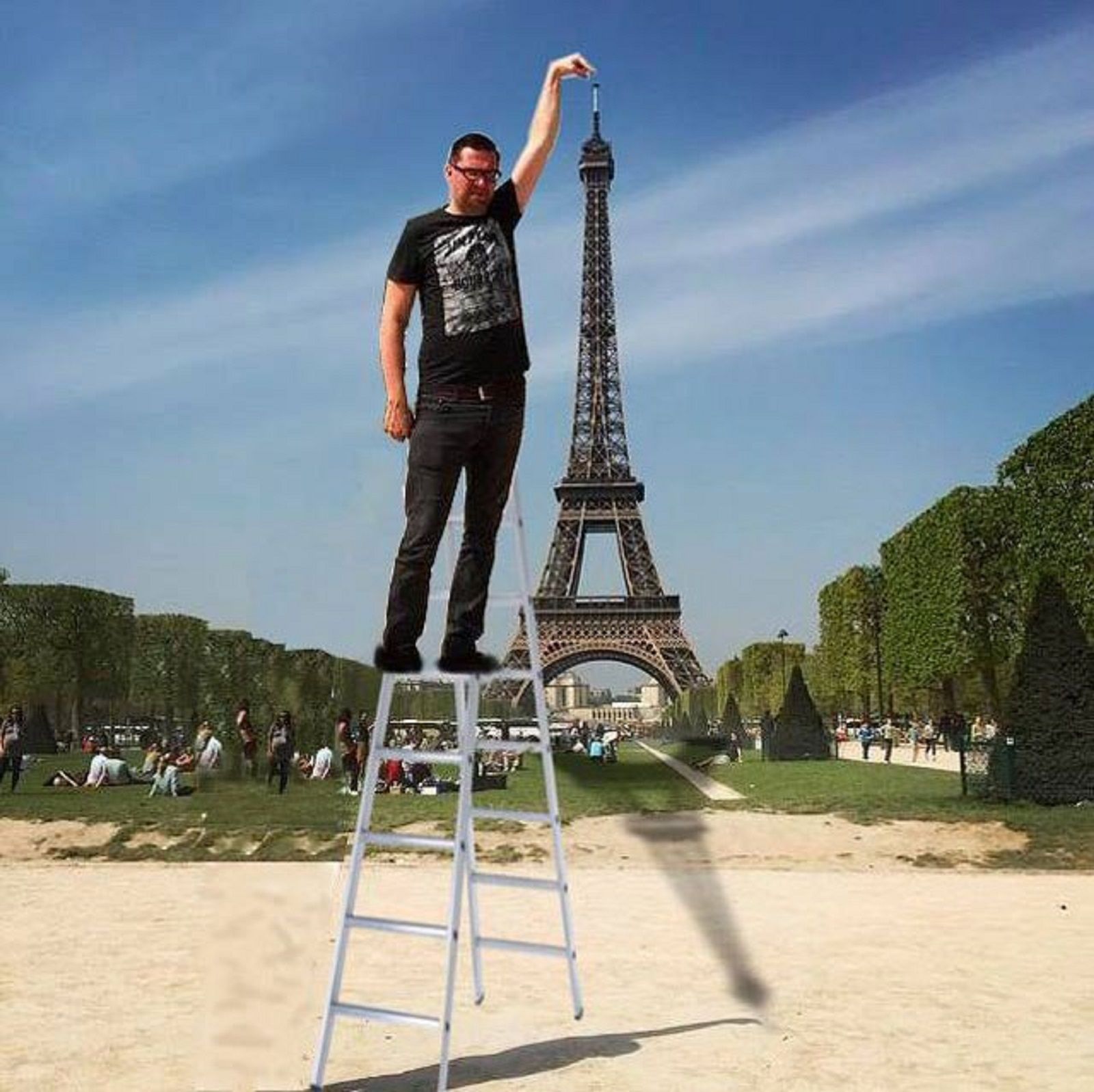 Celebrate 130 years since the Inauguration of the Eiffel Tower with hilarious Photoshoppings image 4