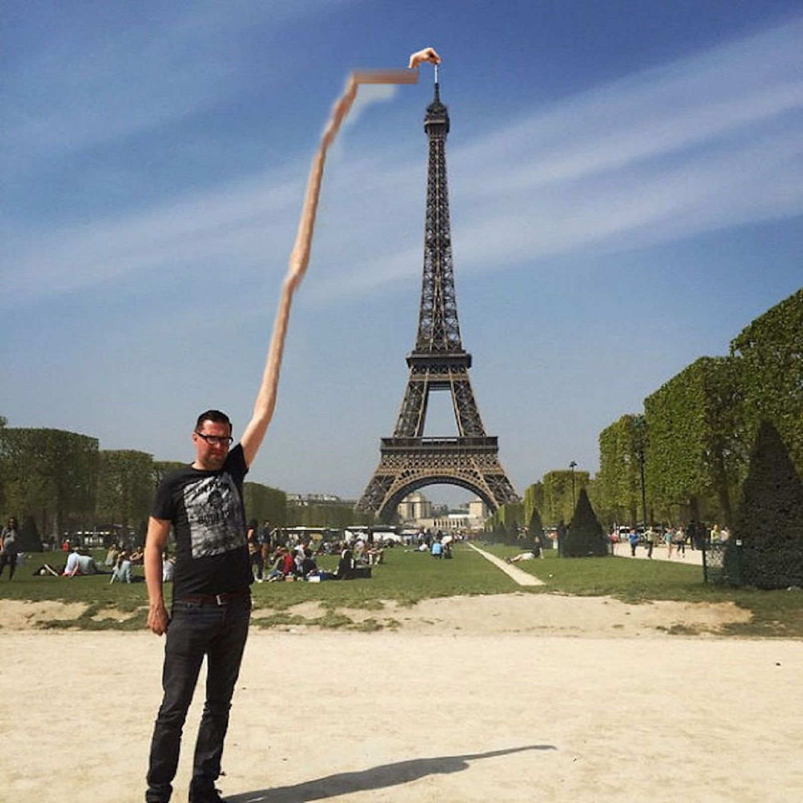 Celebrate 130 years since the Inauguration of the Eiffel Tower with hilarious Photoshoppings image 7