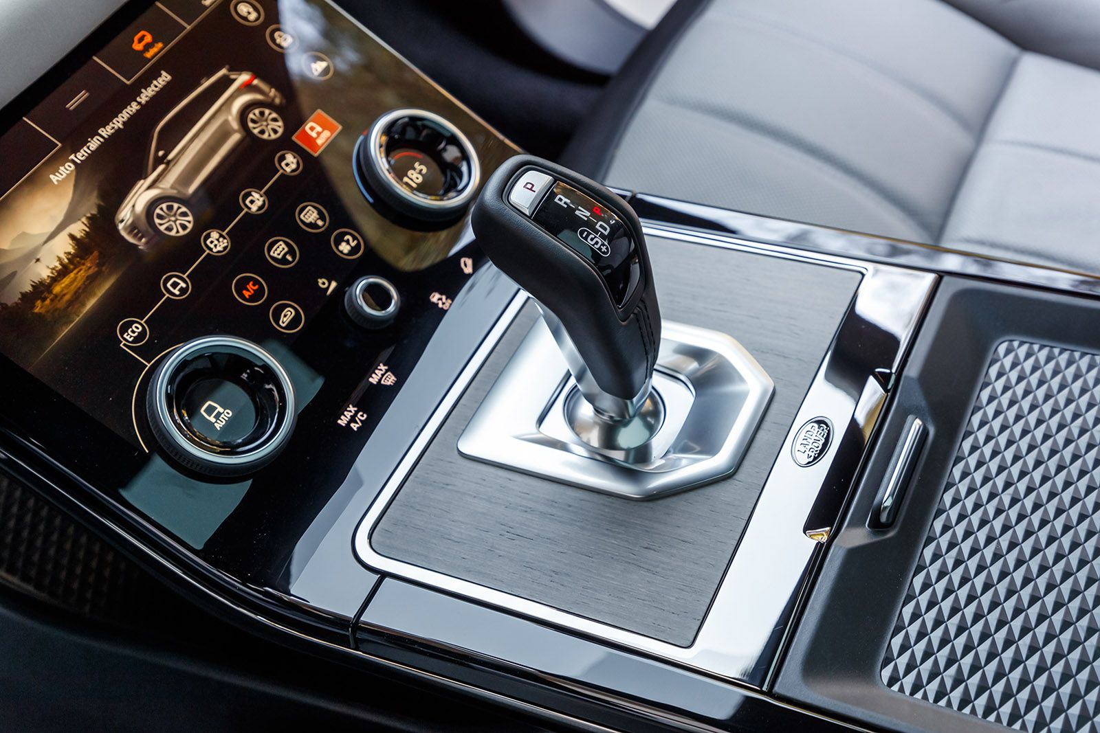 Range Rover Evoque Review interior image 3