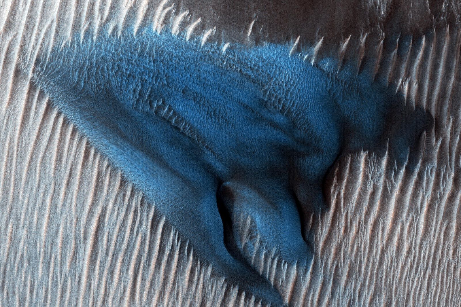 Staggering Images Of Mars Like Youve Never Seen Before image 6