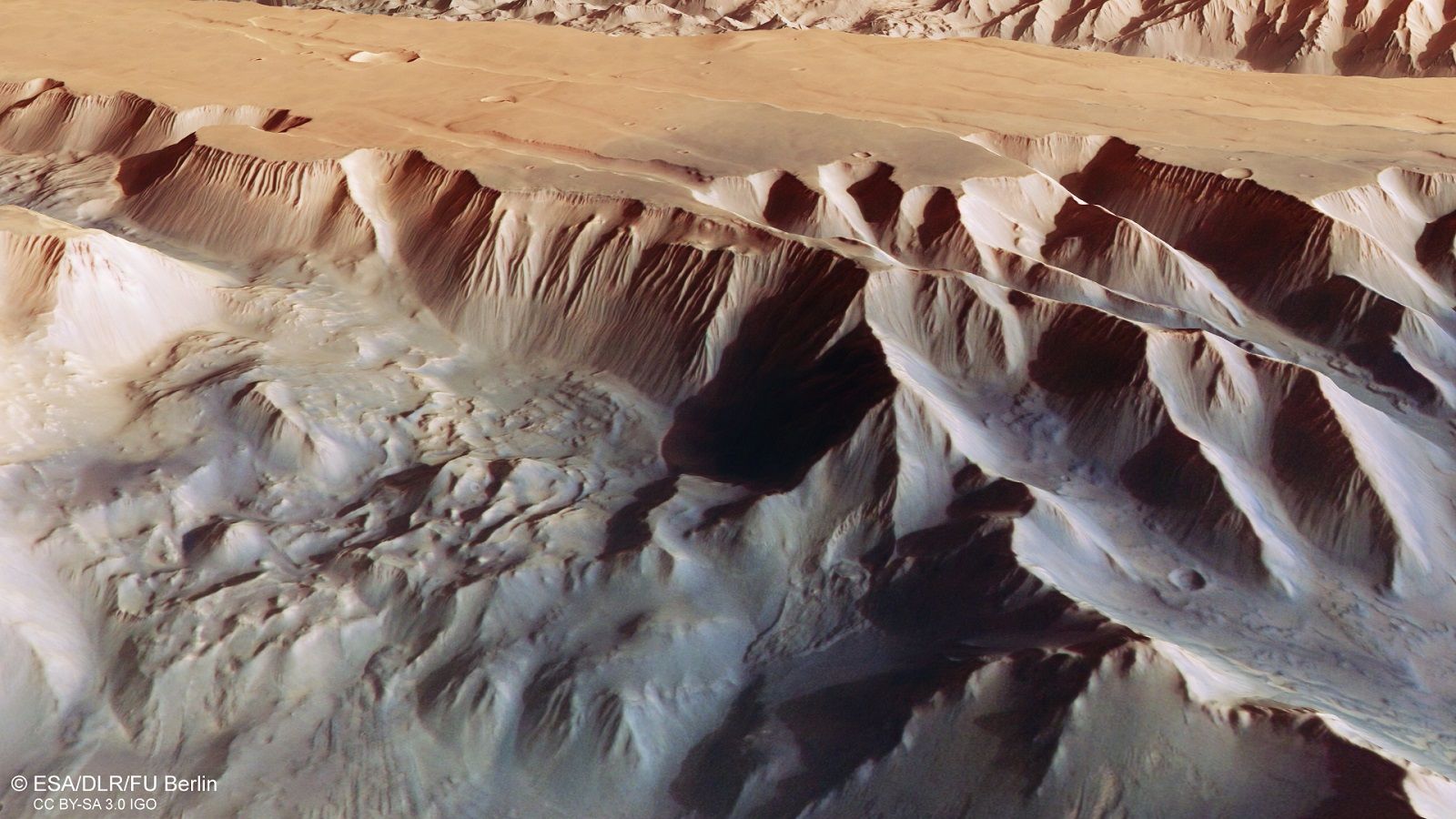 Staggering Images Of Mars Like Youve Never Seen Before photo 53