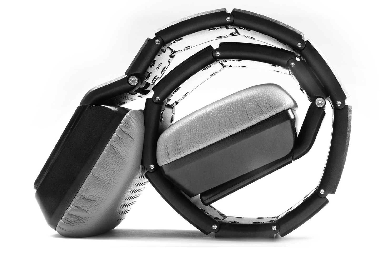 These luxury headphones roll up so you can carry them around image 1