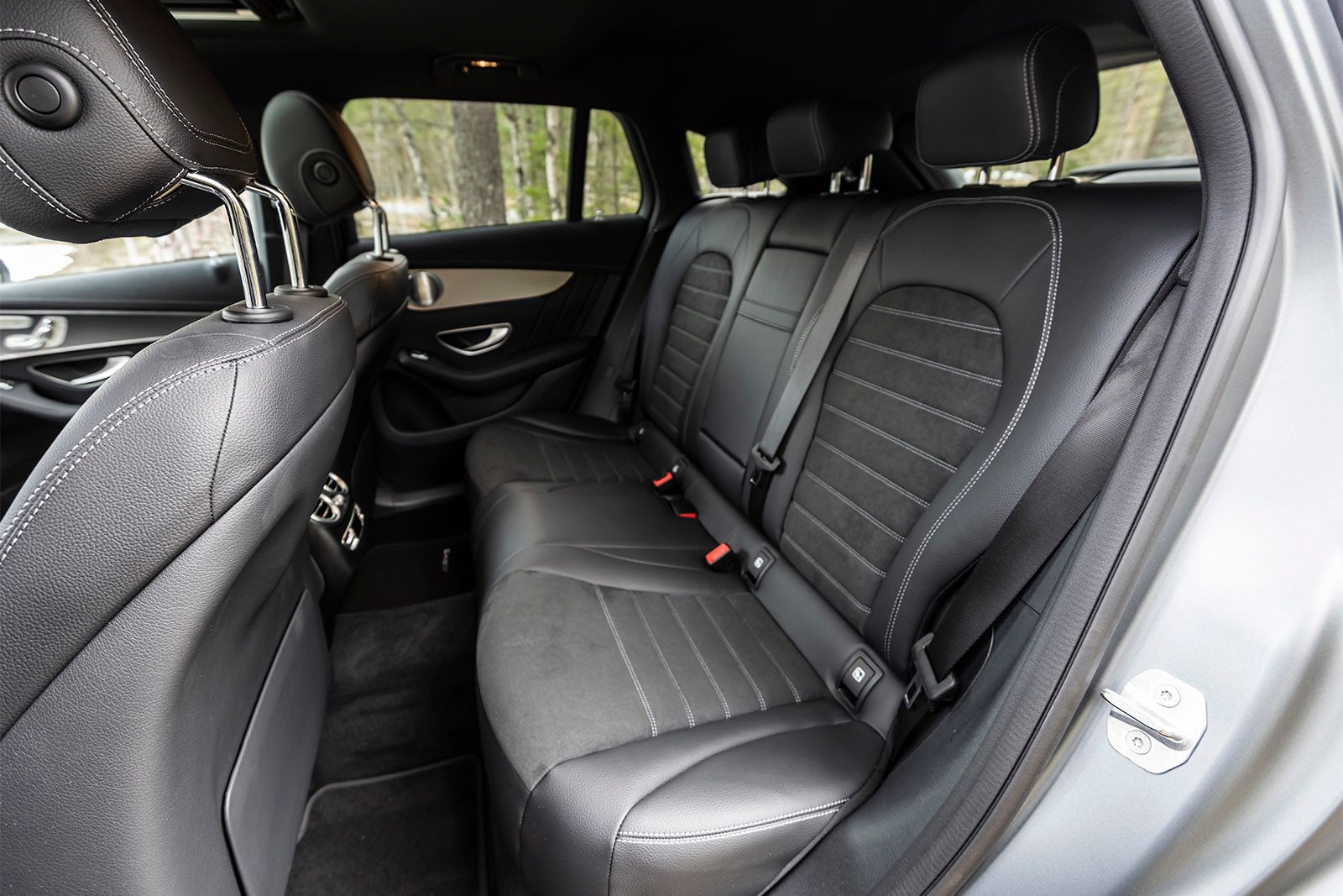 Mercedes EQC interior image 7