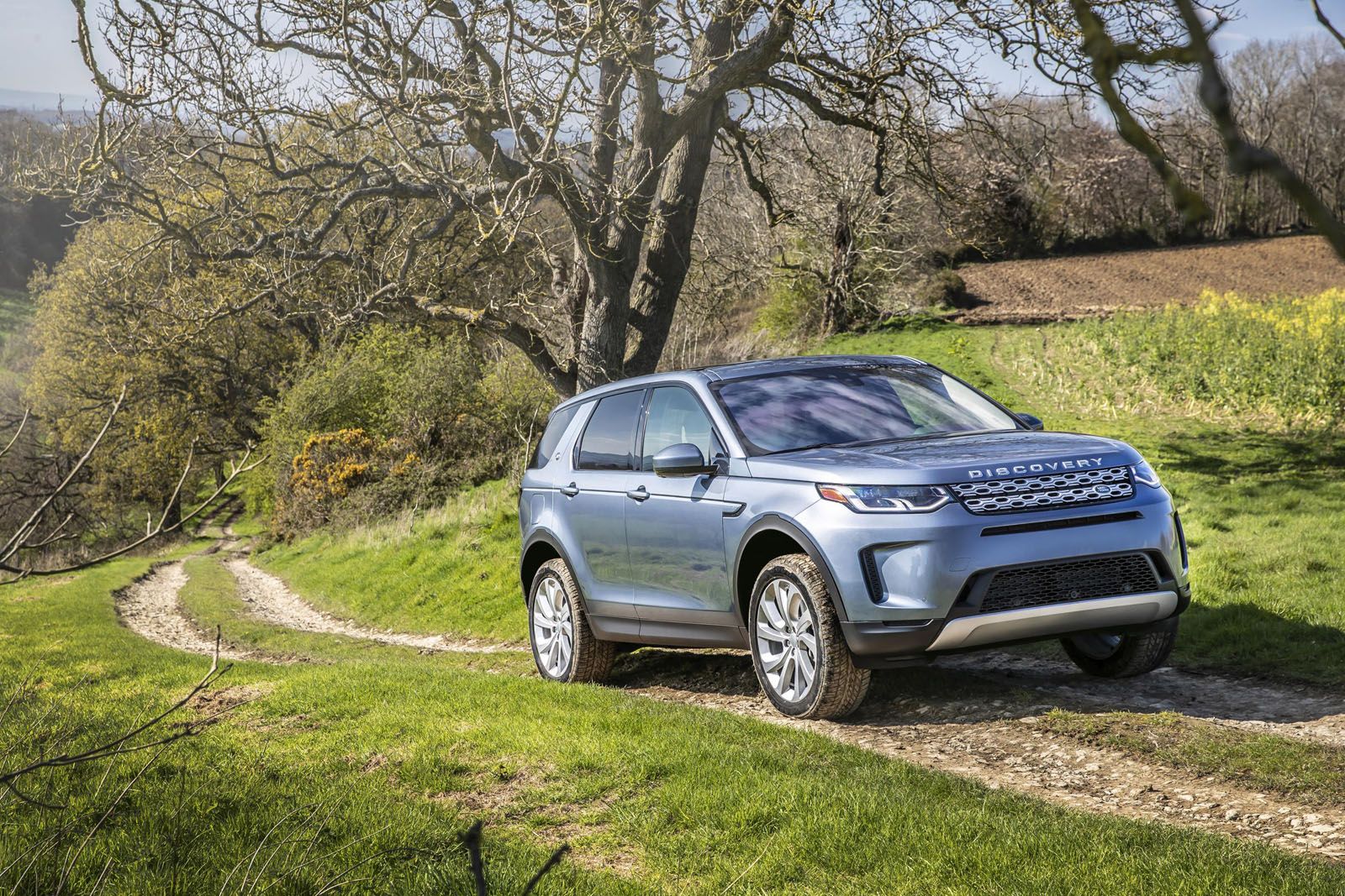 Land Rover Discovery Sport refresh debuts plug-in hybrid option image 1