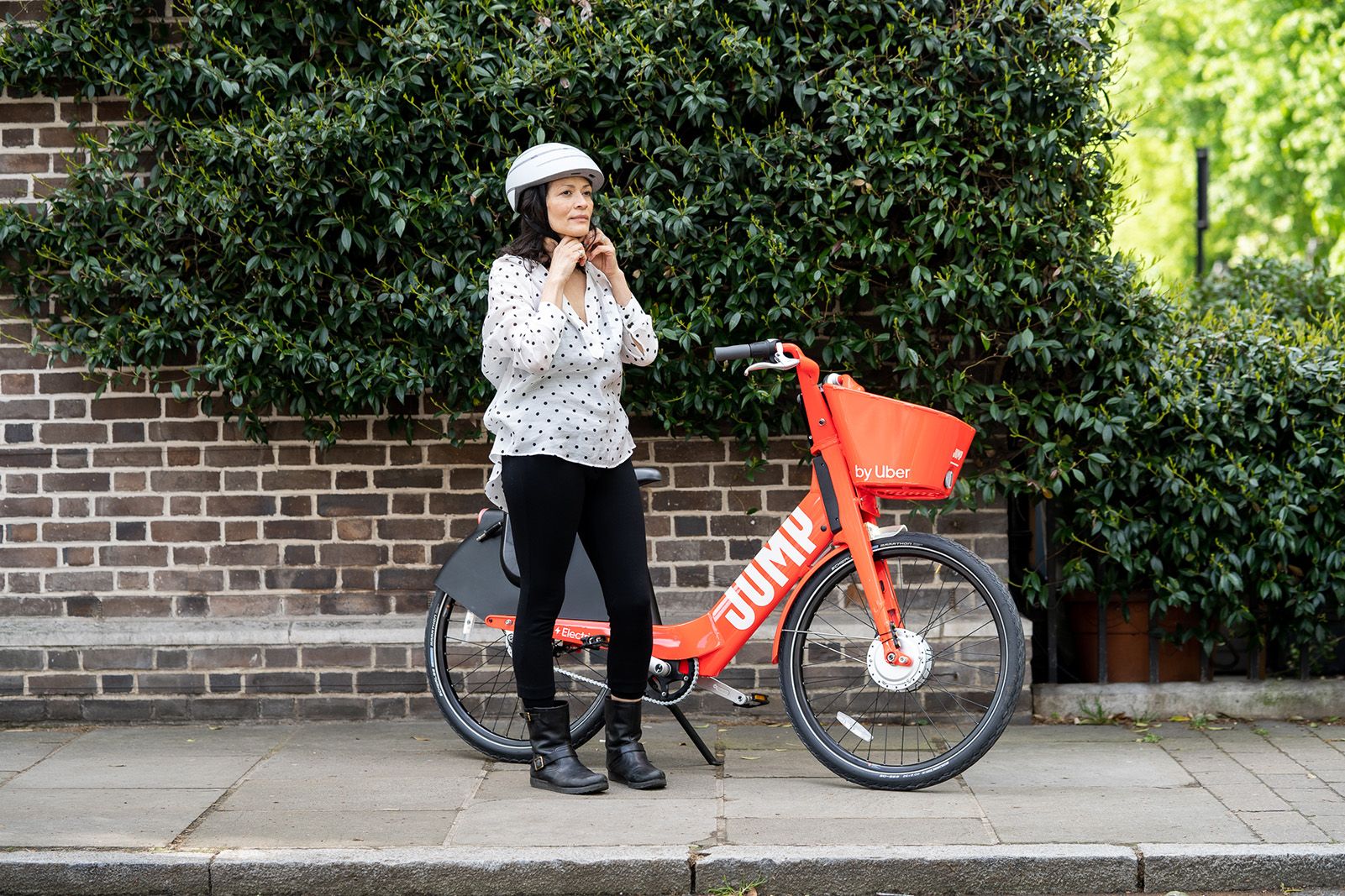 Uber Jump electric bikes come to London as UK rollout starts image 1