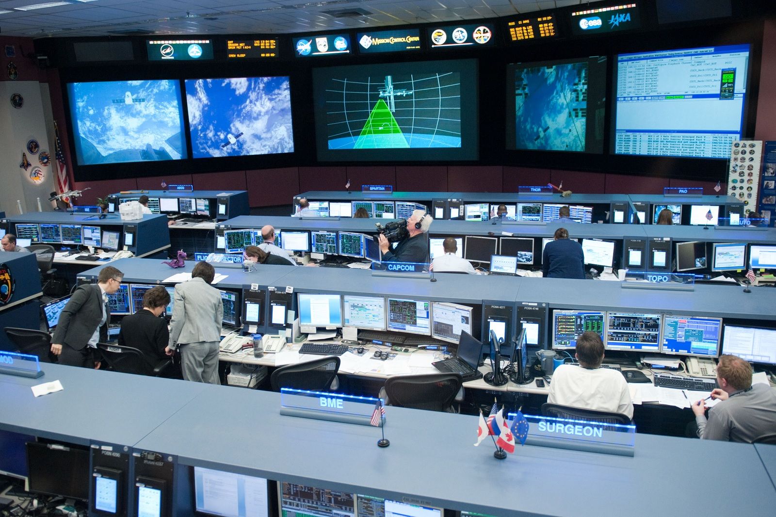 Satisfying Photos Of Classic Control Rooms That Once Ran The World image 13