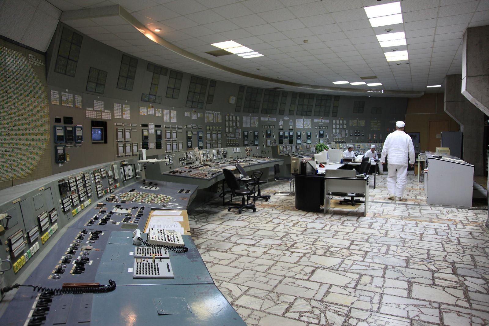 Satisfying Photos Of Classic Control Rooms That Once Ran The World image 3
