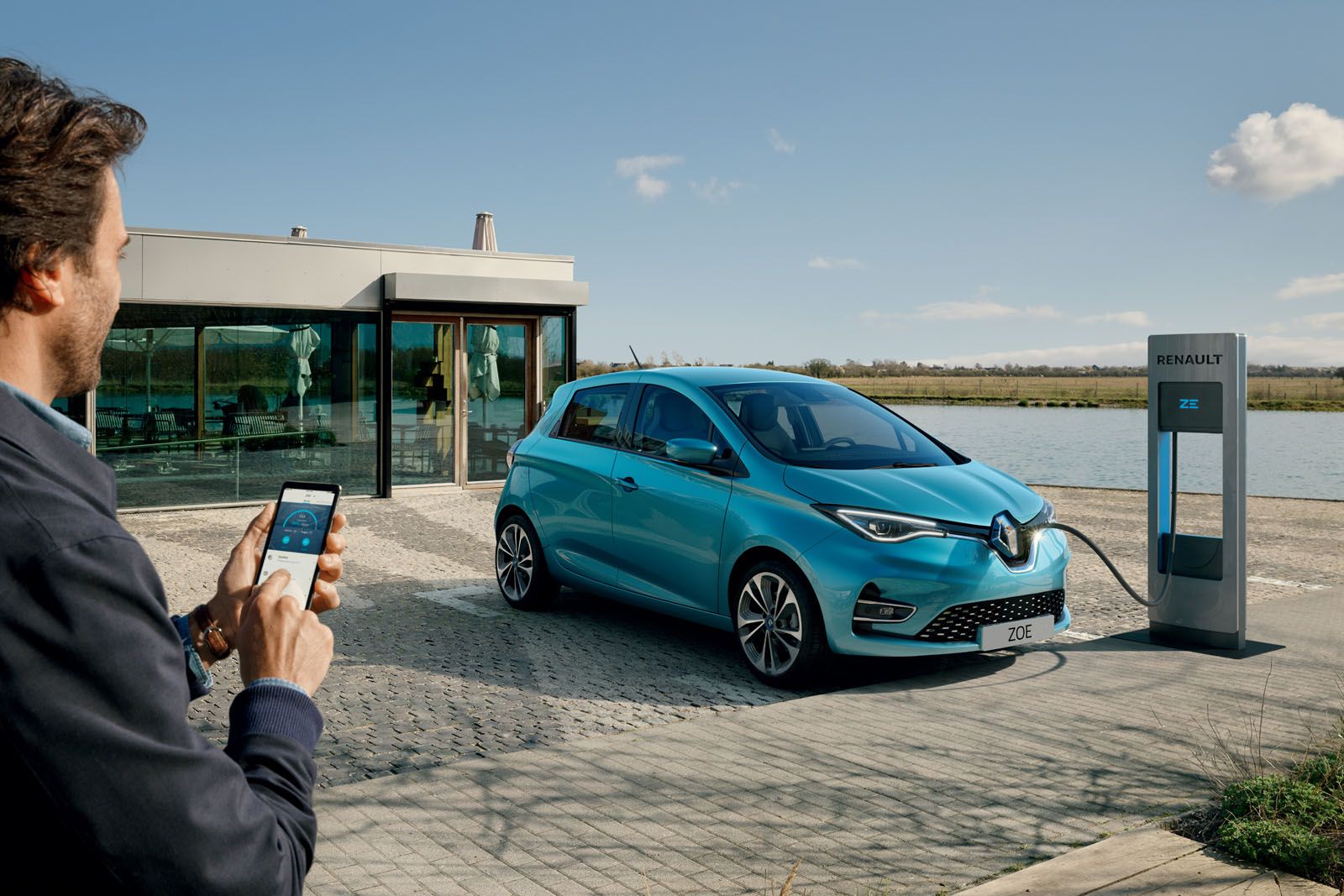 New Renault Zoe Increased range increased power increased connectivity image 1