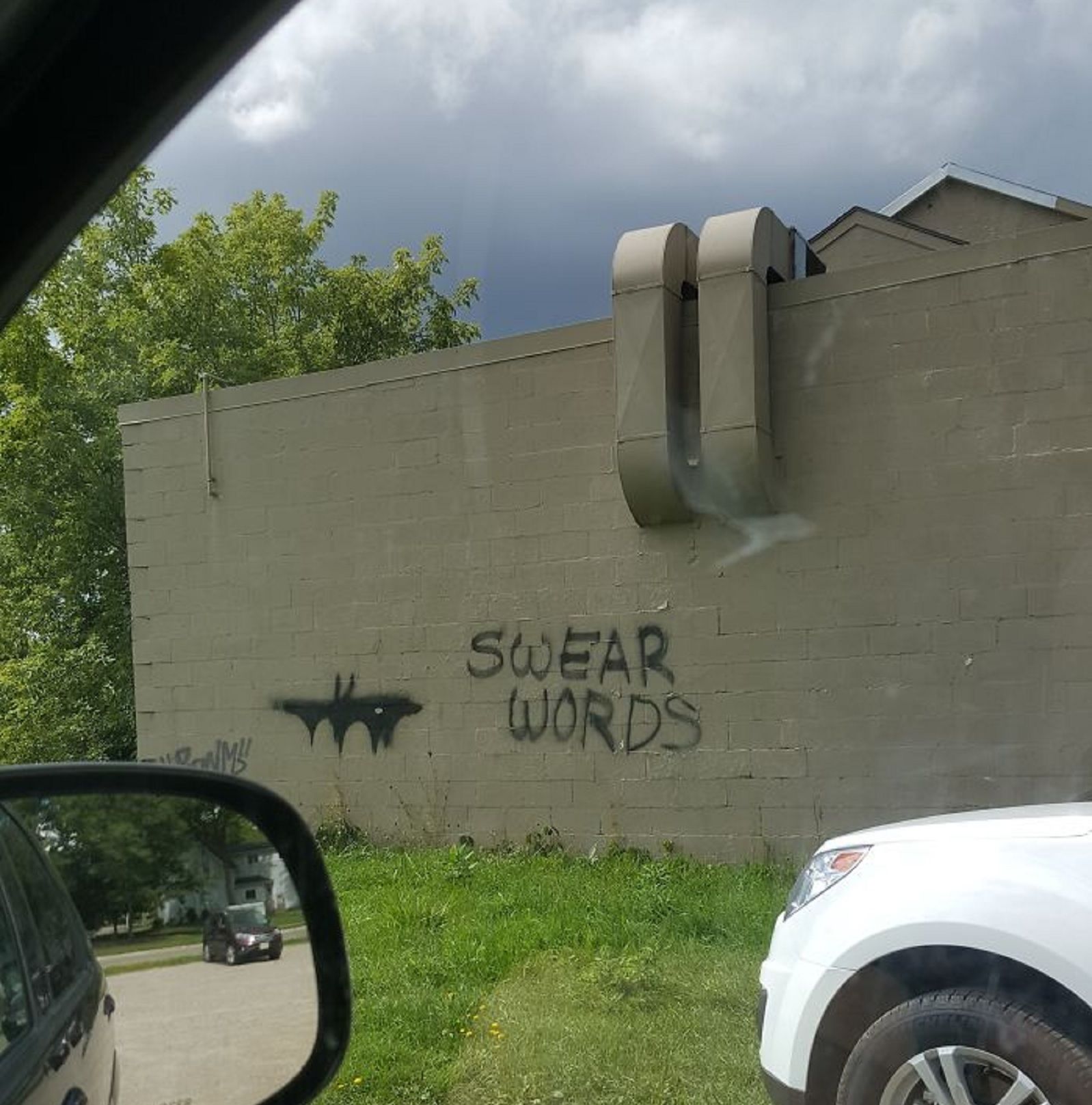 Amusing Photos Of Real-world Street Vandalism Thatll Make Your Chortle photo 29