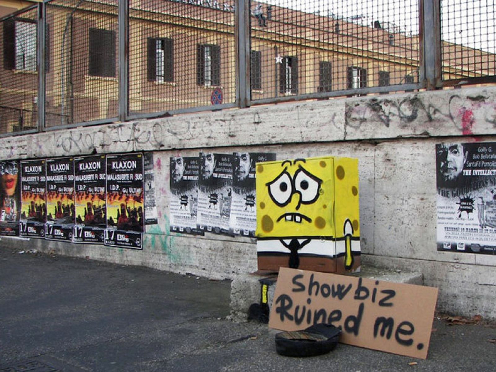 Amusing Photos Of Real-world Street Vandalism Thatll Make Your Chortle photo 49