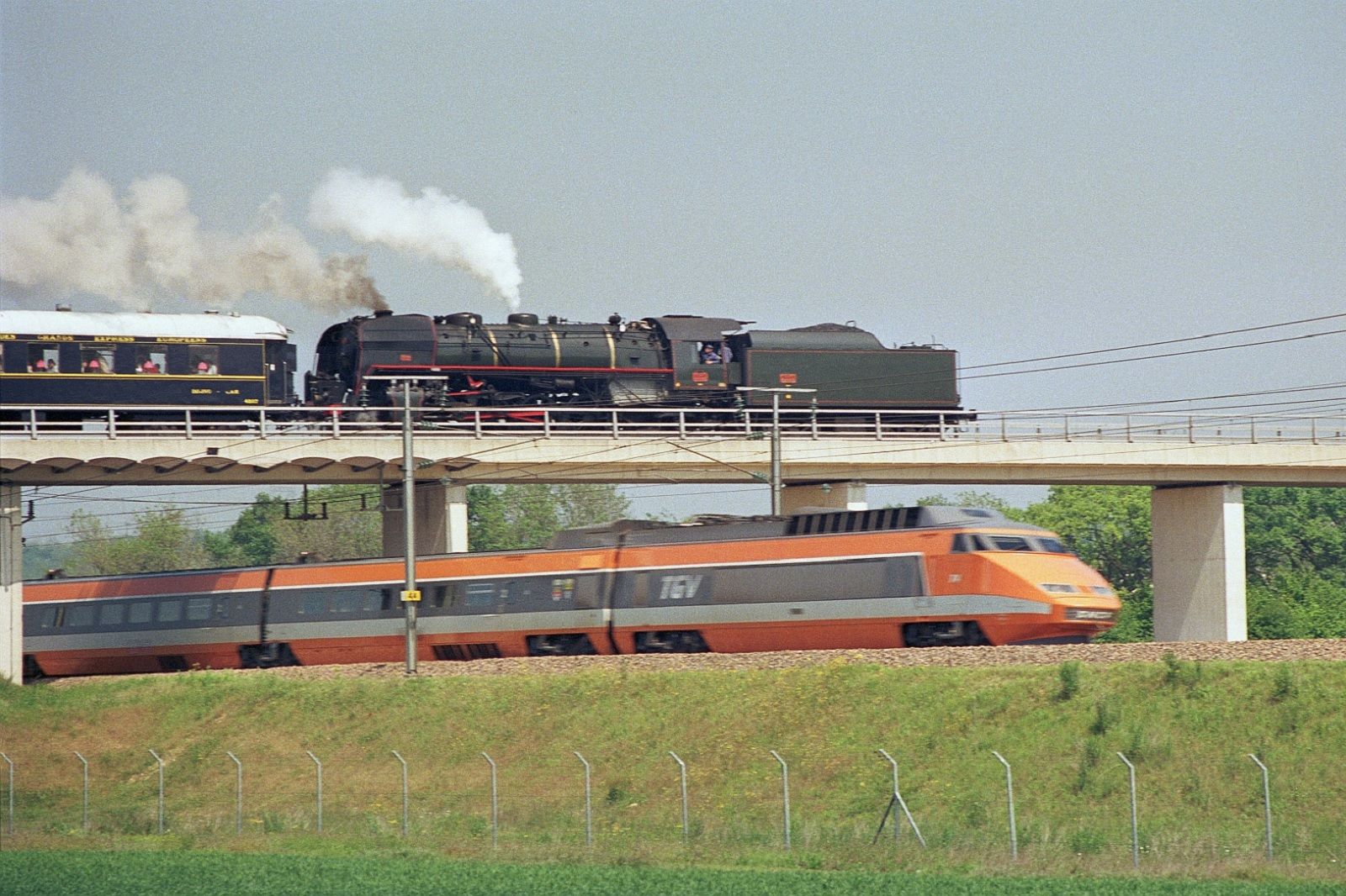 The Fastest Trains Around World Record Breaking Trains image 1