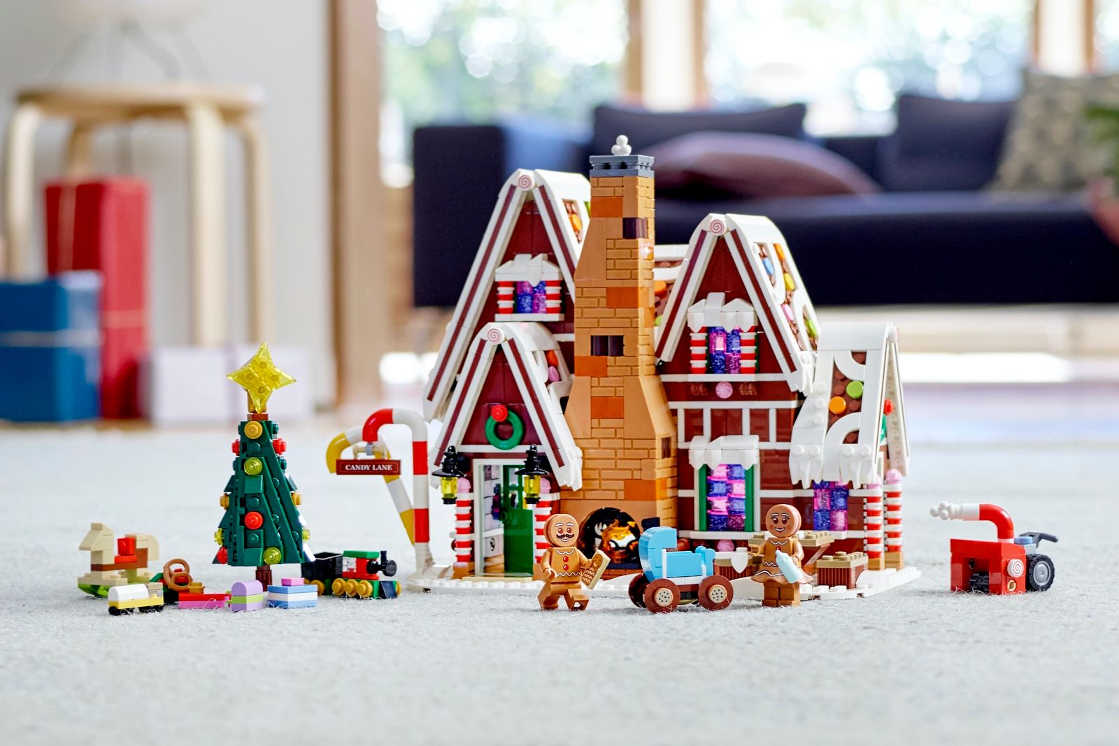 Legos Creator Expert Gingerbread House has plenty of charm image 1