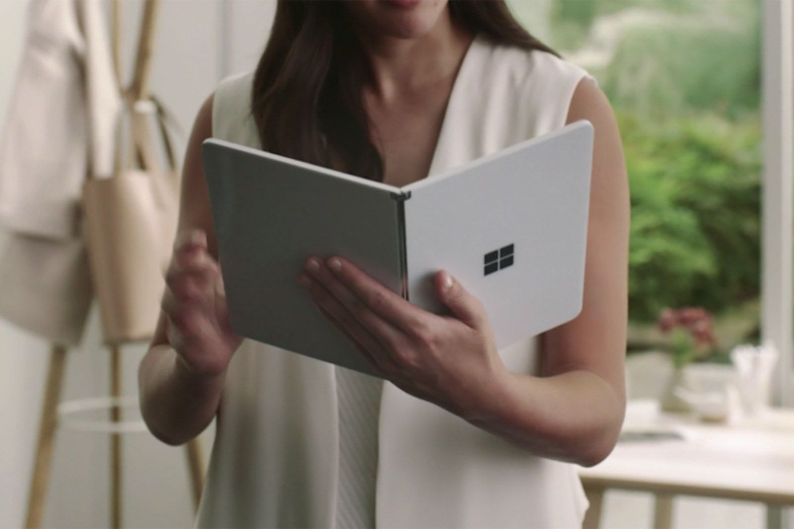 Surface Neo Is Like A Dual Screen Ipad Mini - But With Zero Bezel image 1