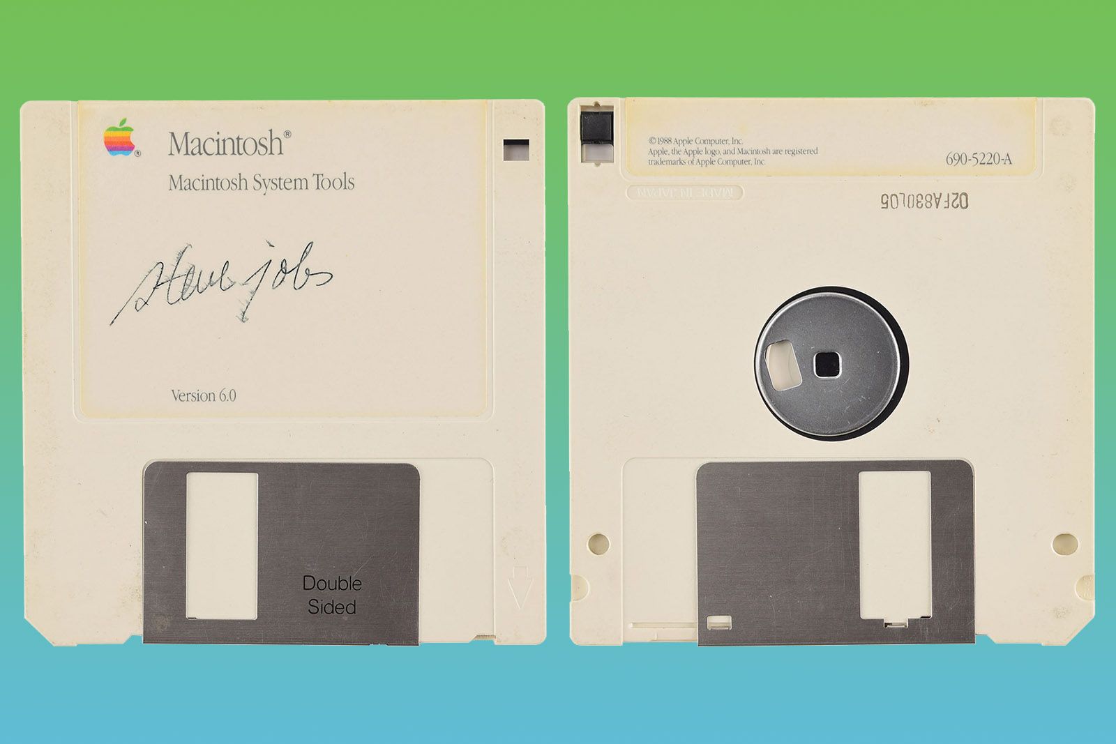 Steve Jobs signed Apple floppy disk can be yours for more than 8000 image 1