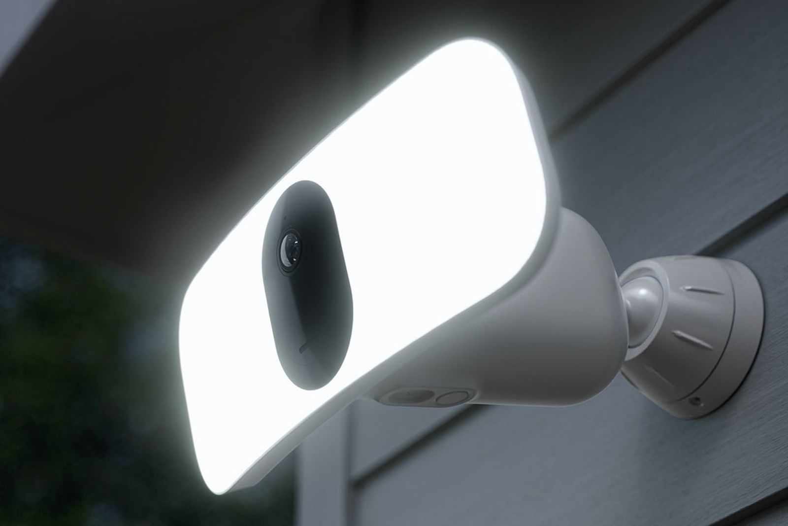 Arlos powerful new spotlight camera is wireless image 1
