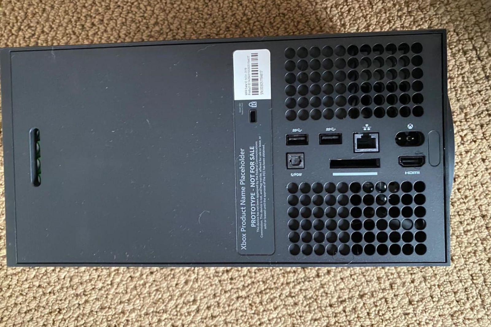 The Xbox Series Xs has its rear ports leaked on Twitter image 1