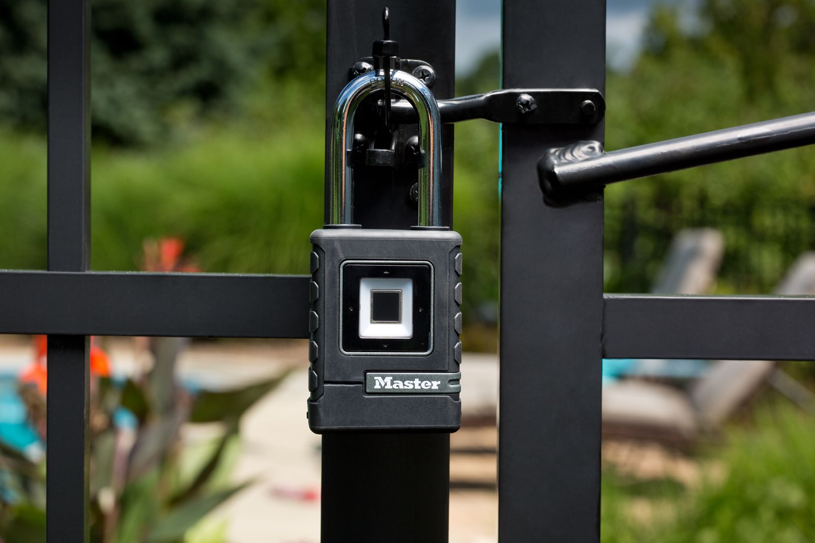Now you can unlock your shed with a fingerprint using Master Locks Outdoor Biometric Padlock image 2