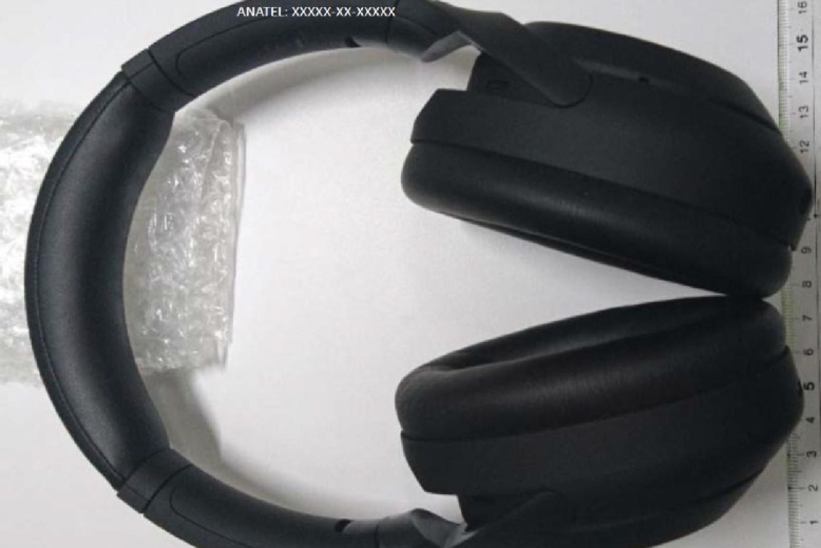 Sonys new noise-cancelling Sony WH-1000XM4 headphones get photographed image 1
