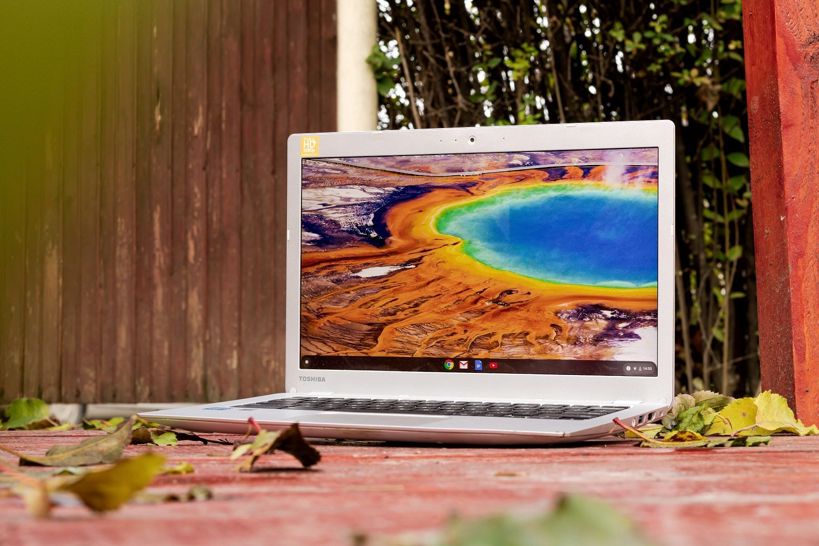 Buying a Chromebook currently comes with bonus perks including three months of Stadia Pro photo 1
