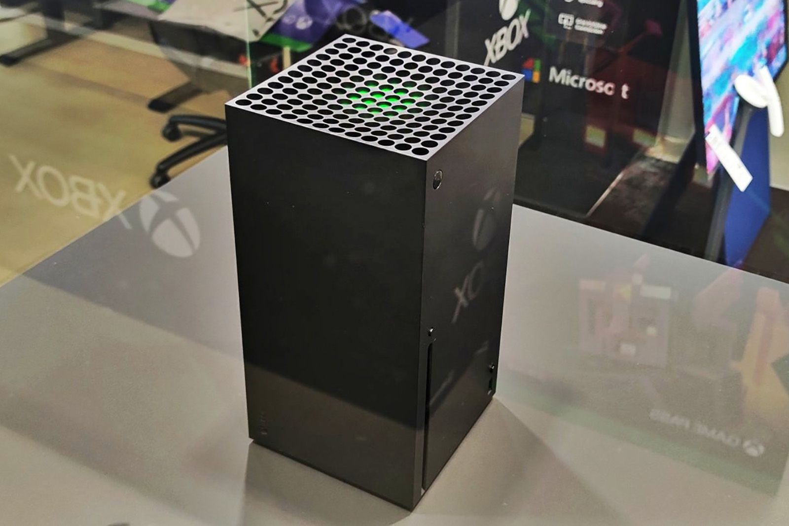 Xbox Series X photos show just how mini tower PC it really is photo 1
