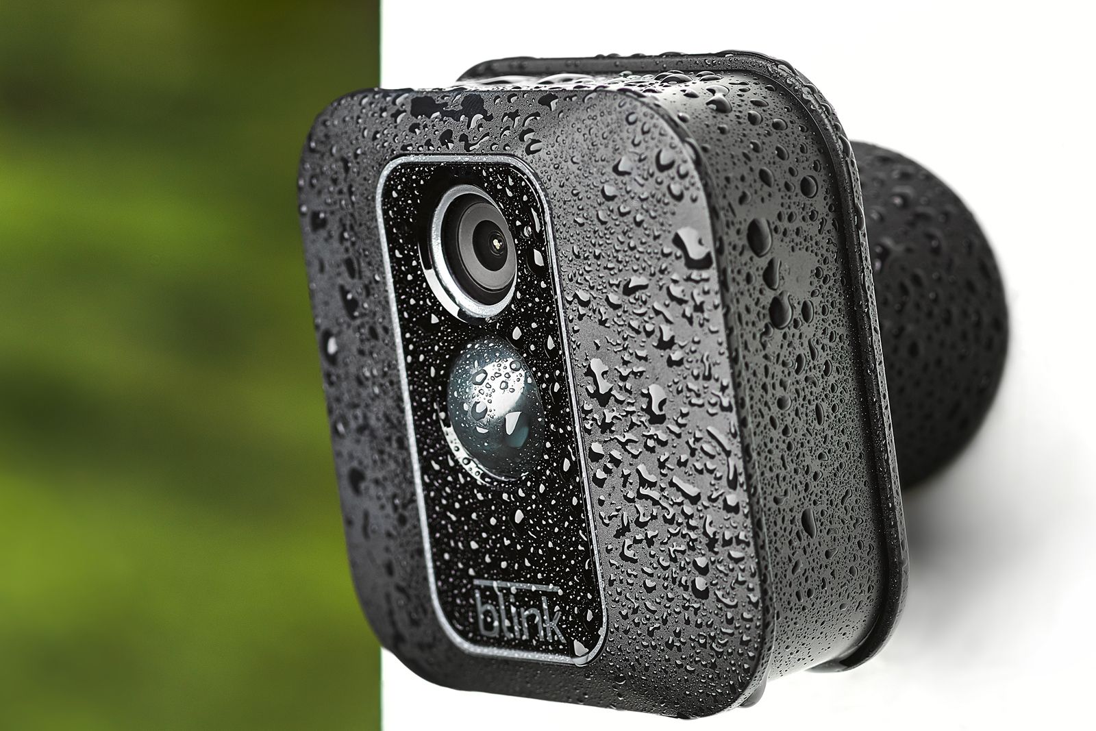Get 25 percent off the Blink XT2 indoor/outdoor smart security camera photo 1
