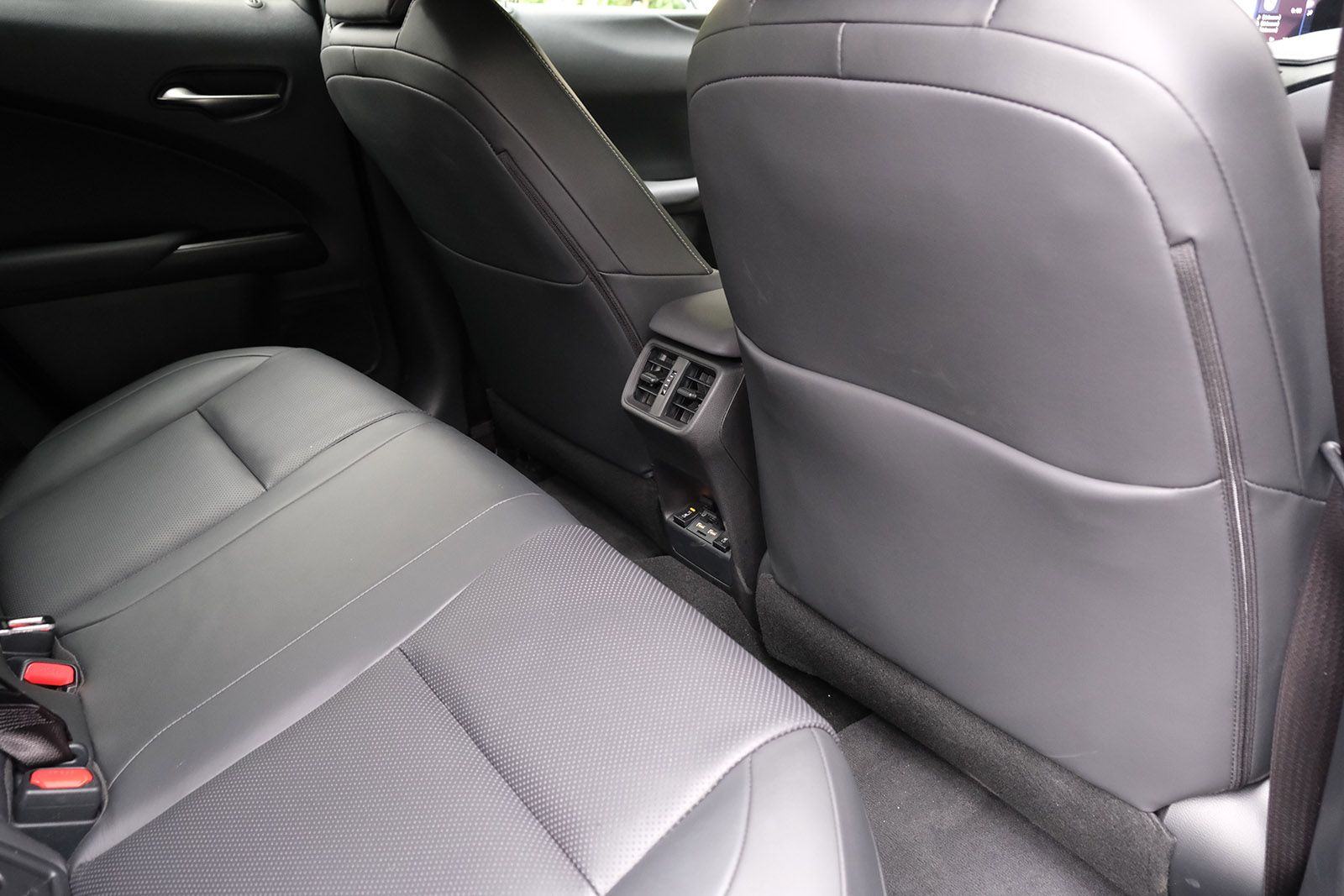 Lexus UX300e review interior photo 14