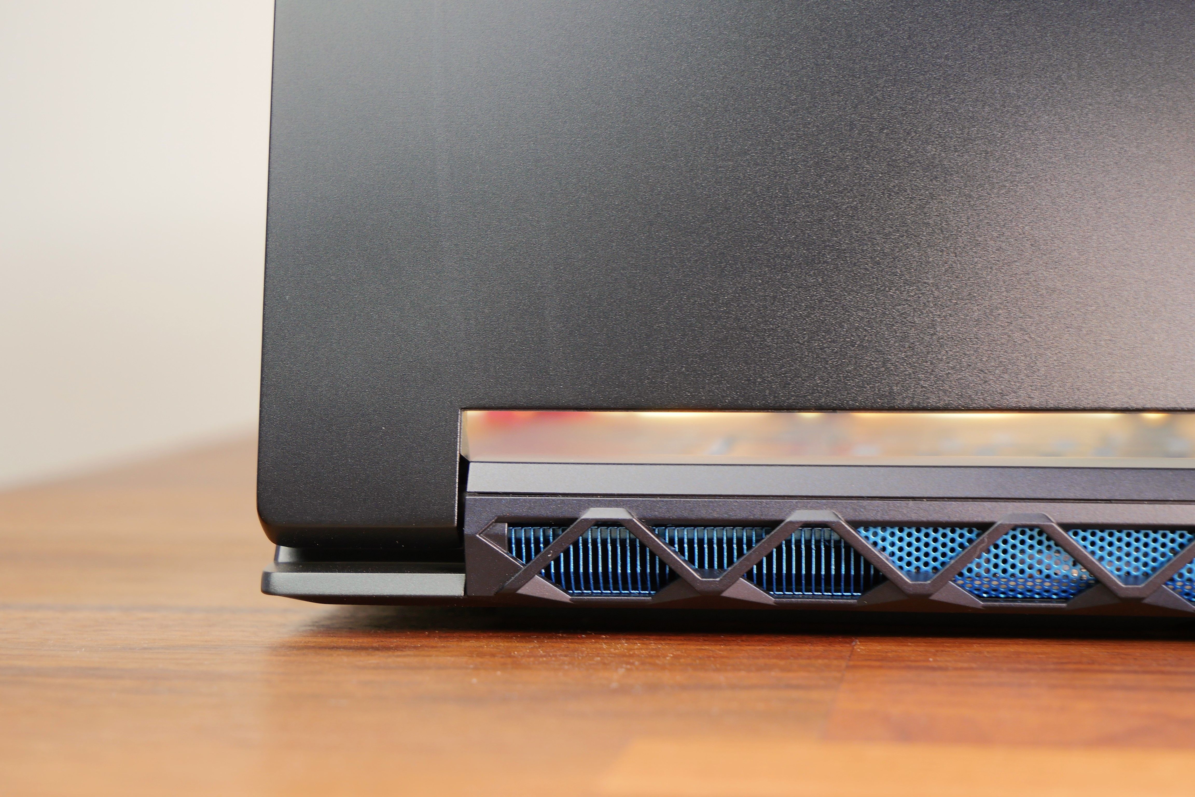Acer Predator Triton 500 review chassis and ports photo 7