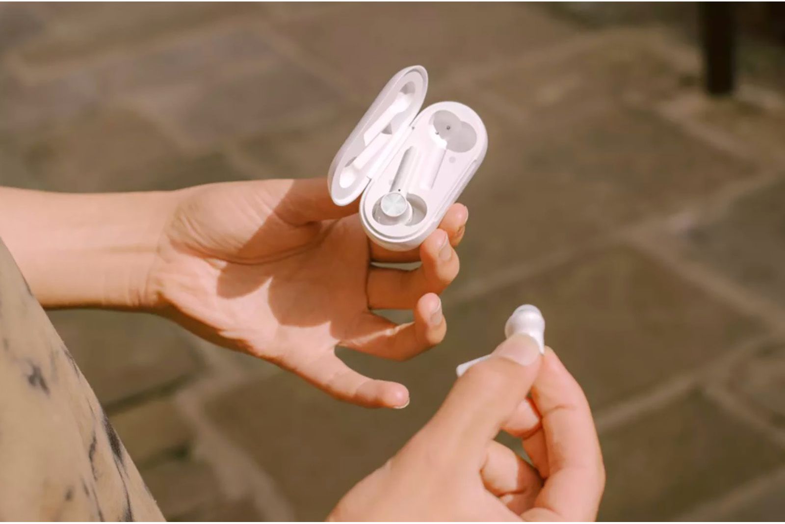 OnePlus' new Buds Z offer the wireless earbud experience for just $50 photo 2