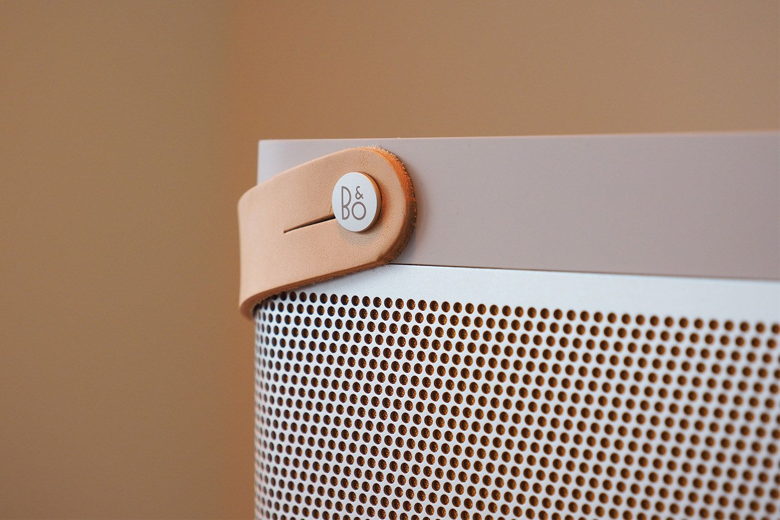 Bang & Olufsen Beolit 20 review photo 2