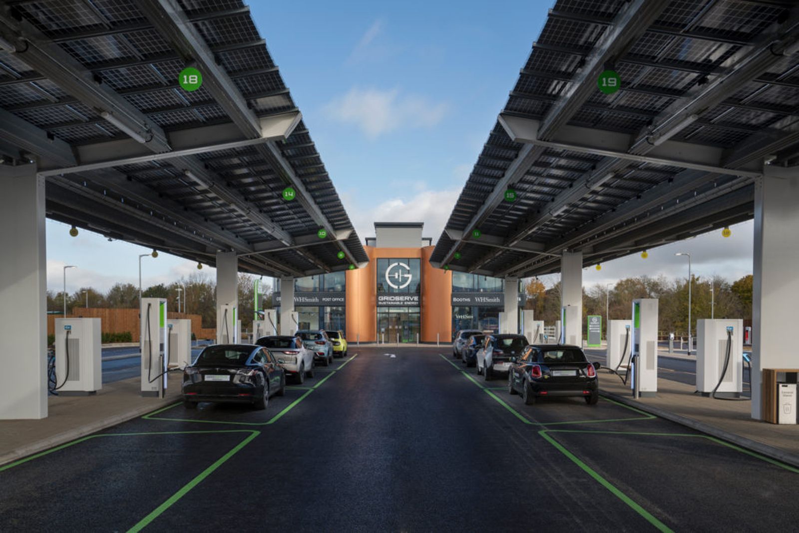 UK's first all-electric forecourt opens, offering sustainable car charging on a large scale photo 1