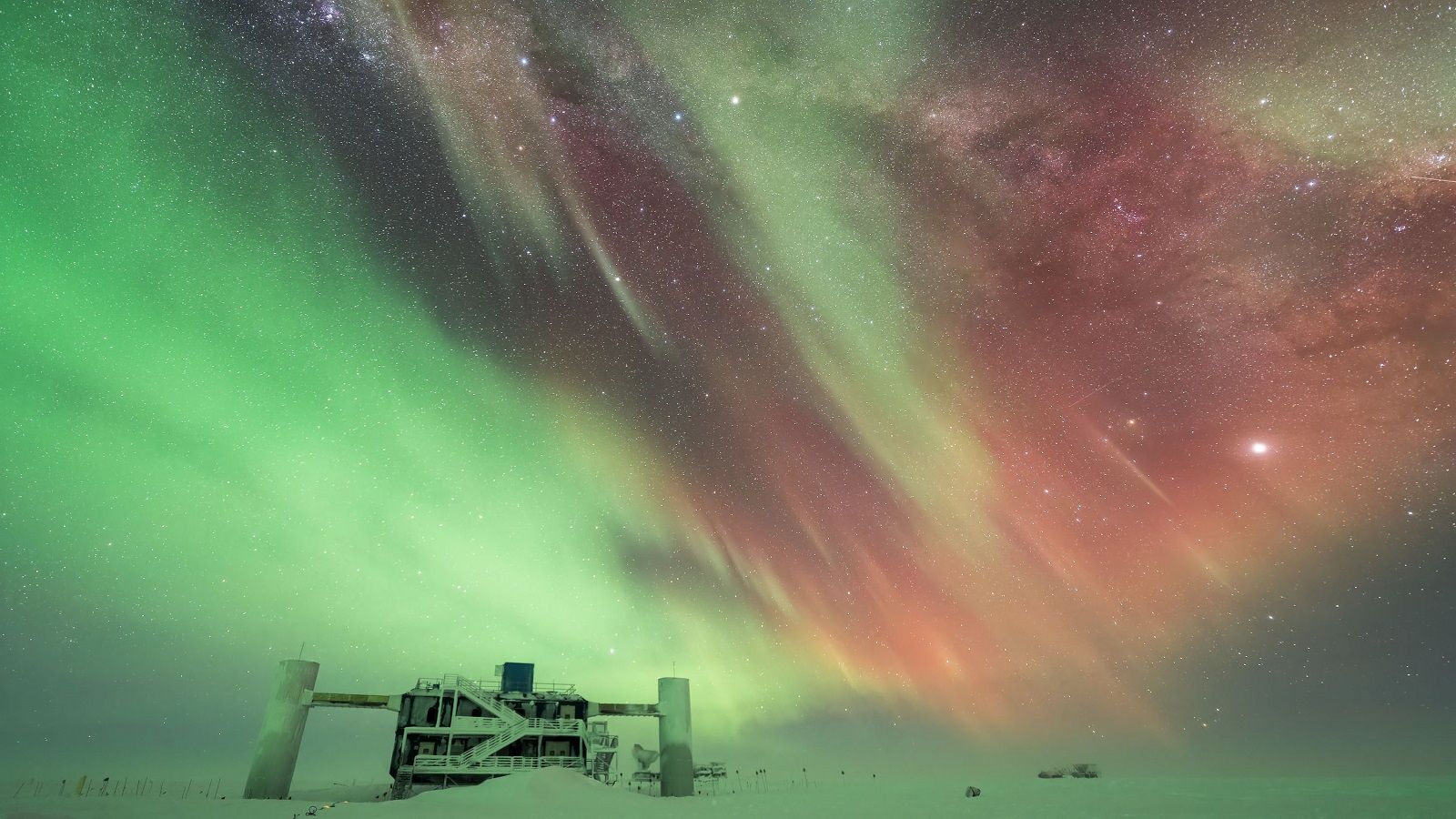 10 epic images from the Northern Lights Photographer of the Year Competition photo 4