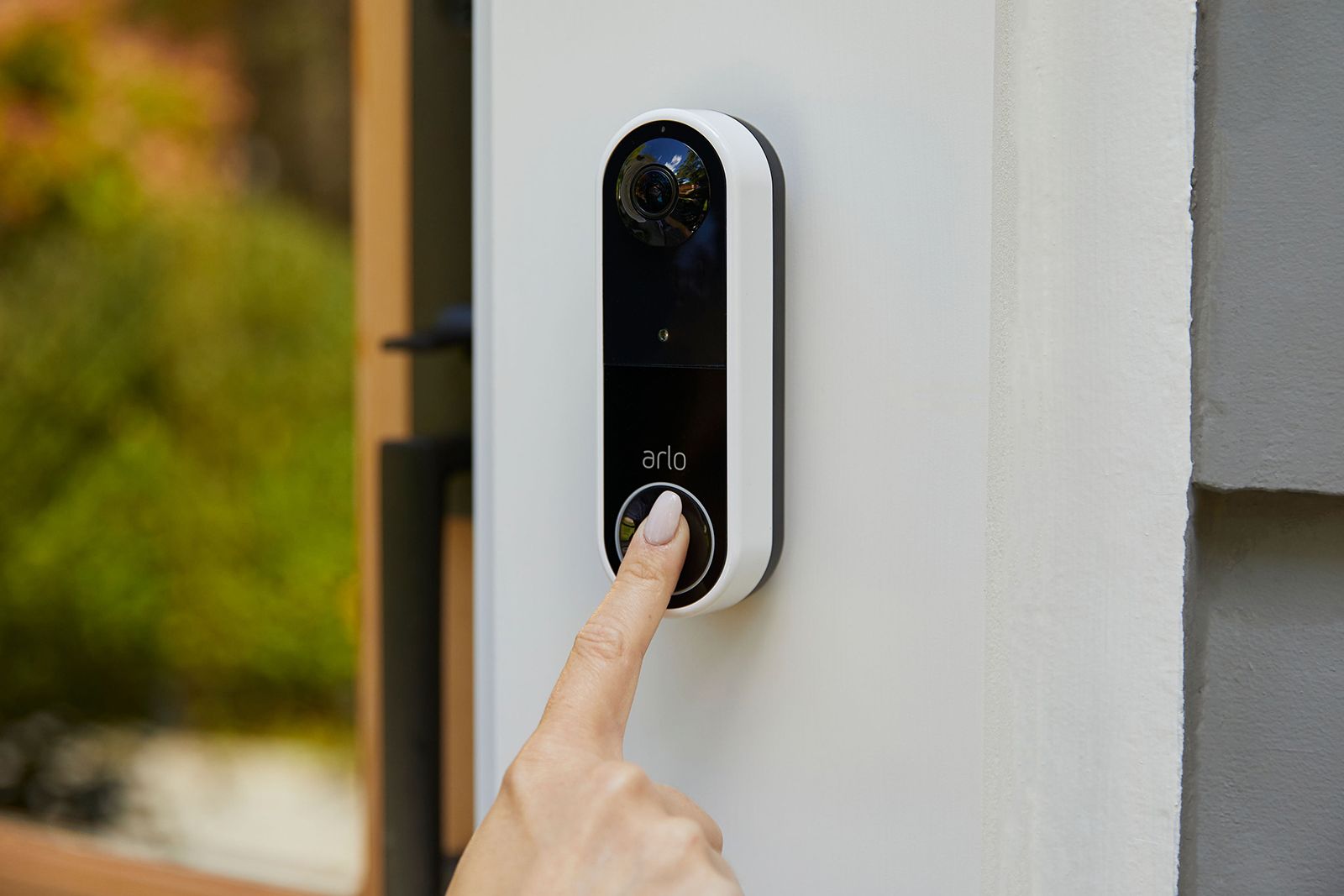 Arlo's Essential Wire-Free Video Doorbell comes to the UK photo 1