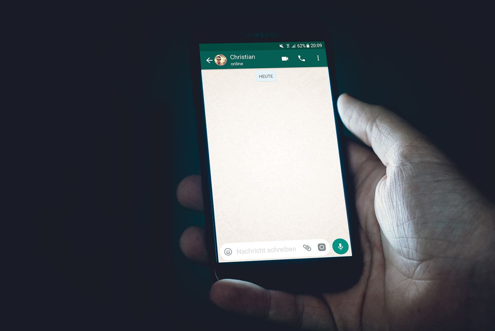 WhatsApp for Android beta reveals new 'Read Later' feature coming photo 1