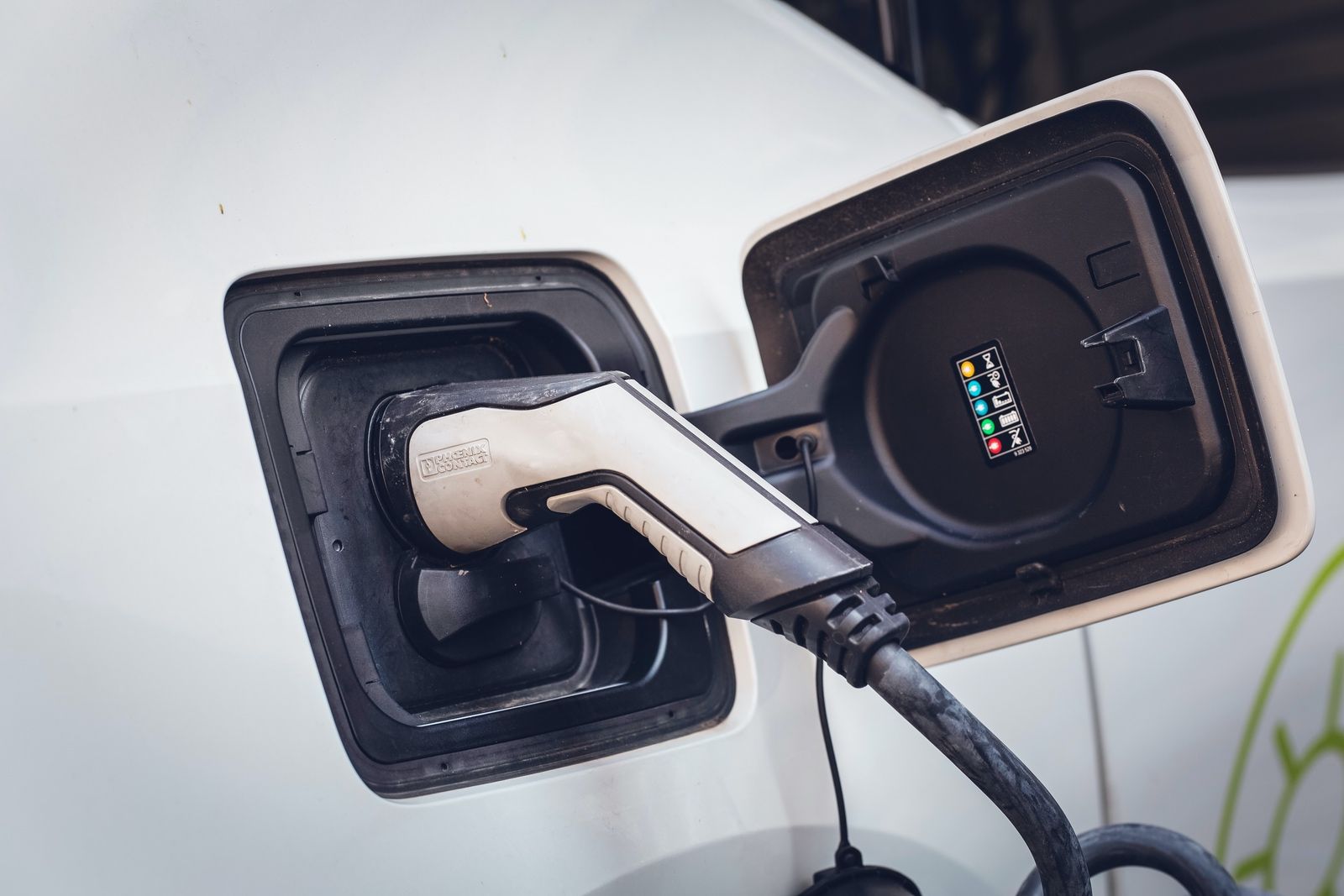 UK government pledges £20m to hasten EV chargepoint rollout photo 1