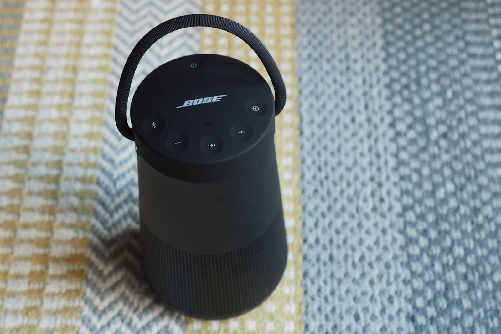 Parlante Bose SoundLink Revolve II portátil con bluetooth