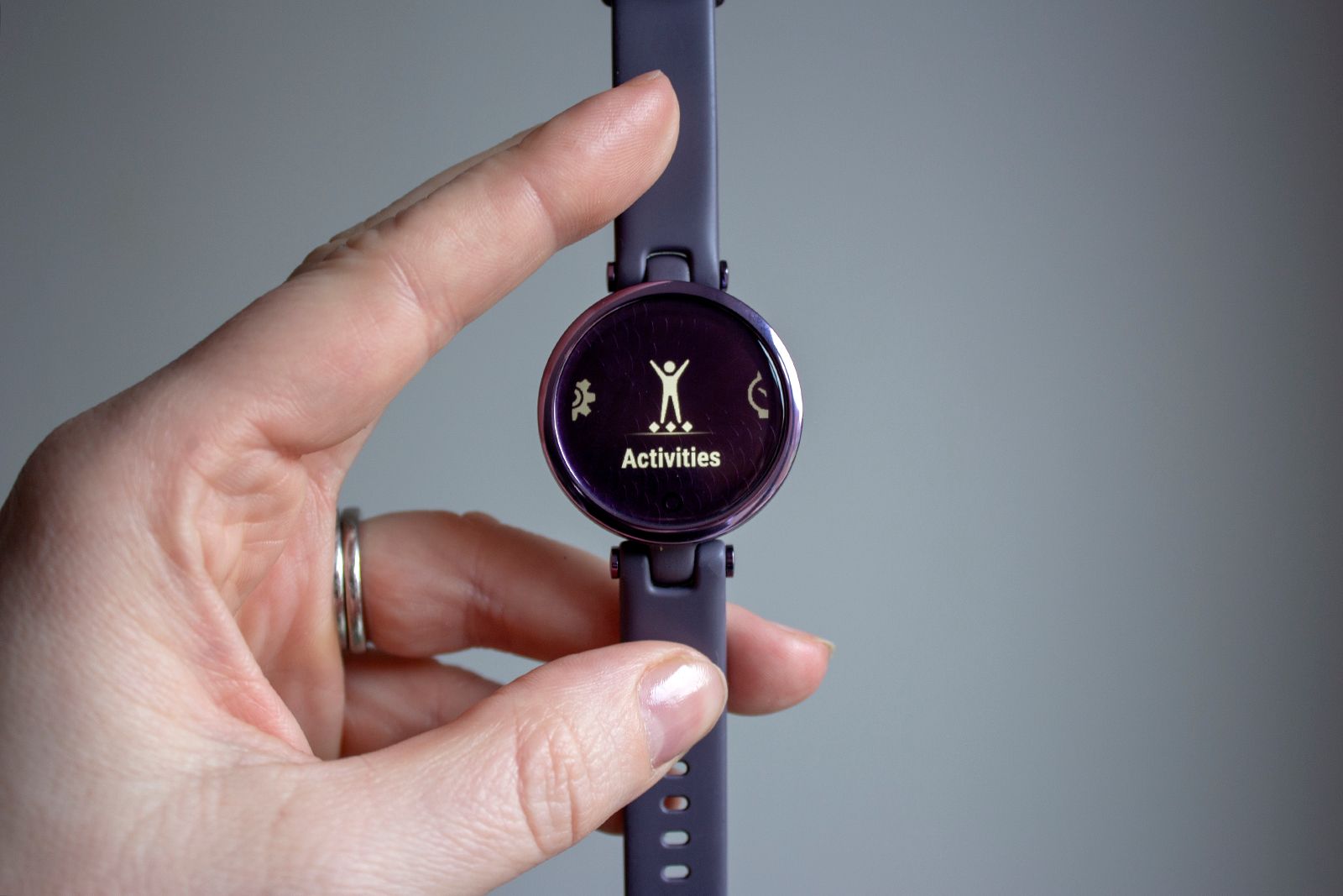 Lily: o smartwatch pequeno e elegante da Garmin 