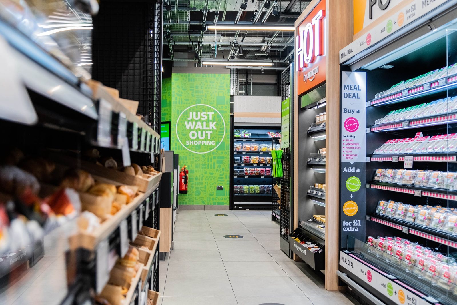 Amazon opens its first cashier-free store in the UK - just walk out! photo 4