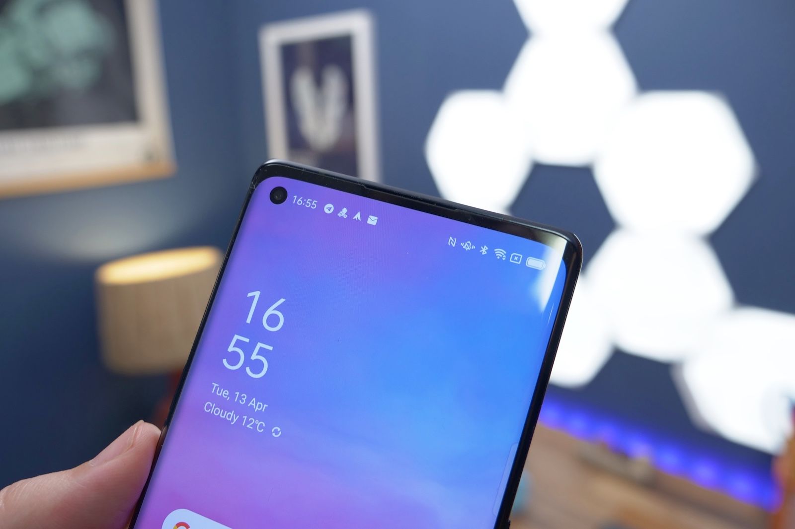 Oppo Find X3 Neo review hardware photo 11